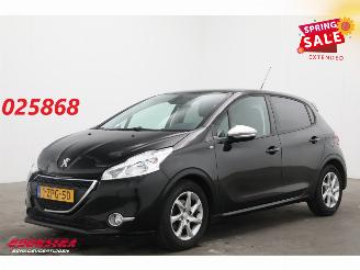 skadebil auto Peugeot 208 1.2 PT Aut. Style Pack Navi Clima Cruise PDC 58.047 km! 2015/2