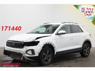 krockskadad bil auto Volkswagen T-Roc 1.5 TSI DSG Life Edition LED ACC Virtual Navi Clima SHZ PDC 2024/10