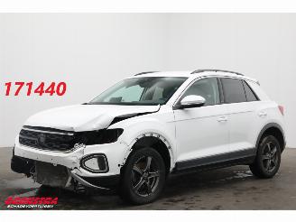 Unfallwagen Volkswagen T-Roc 1.5 TSI DSG Life Edition LED ACC Virtual Navi Clima SHZ PDC 2024/10