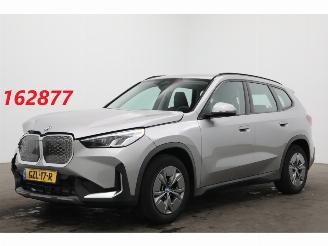 Coche accidentado BMW iX1 xDrive30 67 kWh LED ACC Apple/Android Camera SHZ 2025/1