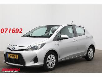 Damaged car Toyota Yaris 1.5 Full Hybrid Aut. Aspiration Clima Cruise Camera 2013/10