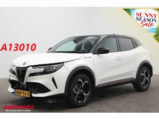 damaged passenger cars Alfa Romeo Junior 1.2 Turbo Hybrid Ibrida Speciale Navi Clima Cruise Camera SHZ PDC 2025/1