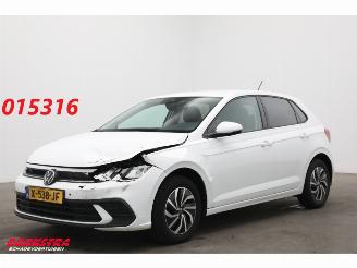 Unfallwagen Volkswagen Polo 1.0 TSI Life Virtual Apple/Android ACC Navi Camera SHZ 2023/11