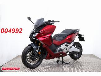 Schade motor Honda  Forza 750 Forza 750 ABS DCT 9.215 km! 2021/5