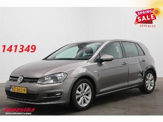 Damaged car Volkswagen Golf 1.0 TSI Comfortline Navi Clima Cruise PDC 2016/12