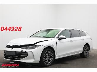 krockskadad bil auto Volkswagen Passat Variant 1.5 eHybrid Elegance LED ACC Memory Ventilatie LRHZ AHK 2025/4