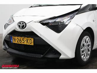Toyota Aygo 1.0 VVT-i x-play Navi Airco Cruise Camera picture 10