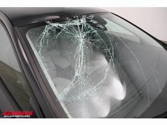 Volvo V-40 1.6 T3 Kinetic Pano Leder Navi Clima Cruise Camera PDC picture 6