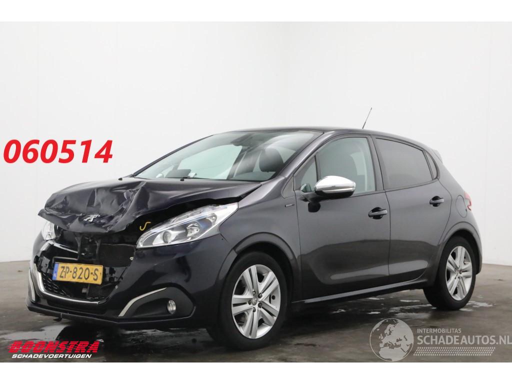 Peugeot 208 1.2 PT Signature Navi Airco Cruise PDC 134.559 km!