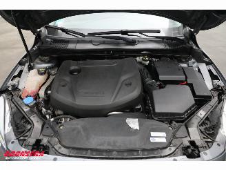 Volvo V-40 Cross Country 2.0 D3 Aut. Summum Pano Memory LED Camera Cruise SHZ picture 9