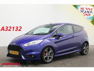 Schadeauto Ford Fiesta 1.6 ST2 Clima Cruise Navi PDC LMV 2014/12