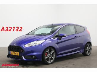 Schadeauto Ford Fiesta 1.6 ST2 Clima Cruise Navi PDC LMV 2014/12