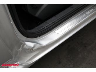 Opel Corsa 1.4-16V Anniversary Edition 3-drs Airco Navi Bluetooth PDC picture 8