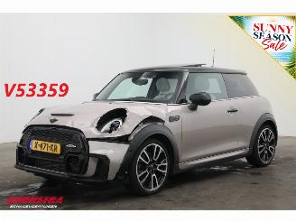 Schadeauto Mini Cooper S 2.0 180 PK Aut. JCW Pano LED ACC Leder HUD Camera SHZ 2023/12
