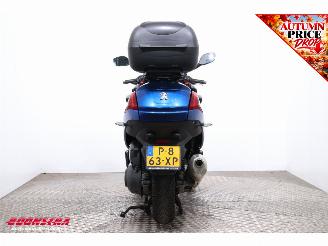 Peugeot Metropolis 400i picture 8
