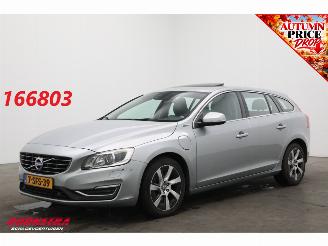 voitures voitures particulières Volvo V-60 2.4 D6 AWD Plug-In Hybrid Summum Glasdak Navi Memory Leder SHZ Camera PDC AHK 2013/9