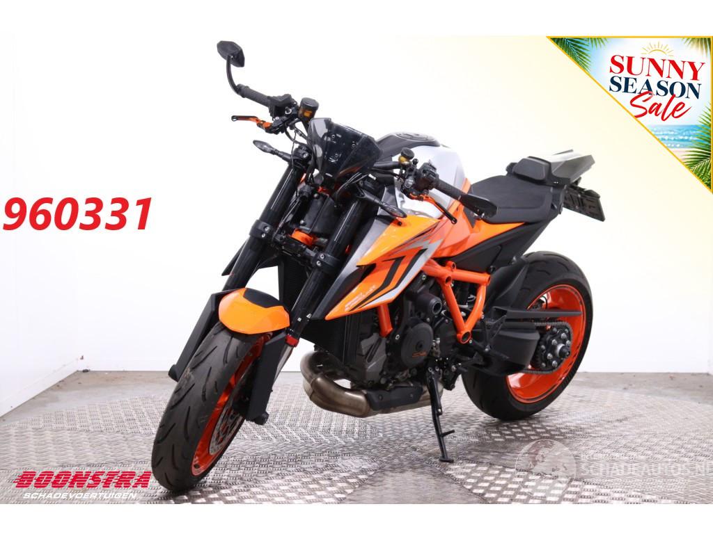 KTM 1290 SuperDuke R ABS Austin Racing Cruise