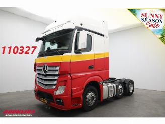 krockskadad bil vrachtwagen Mercedes Actros 2545 6X2 Gigaspace Lift Euro 6 2016/11