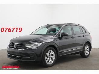 Auto incidentate Volkswagen Tiguan 2.0 TSI DSG 4Motion Pano Schuif/kantel ACC Clima Navi SHZ Apple/Android Camera PDC 2023/7