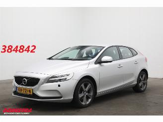 Vaurioauto  passenger cars Volvo V-40 2.0 T3 Momentum Navi Cruise SHZ PDC LMV 2016/9