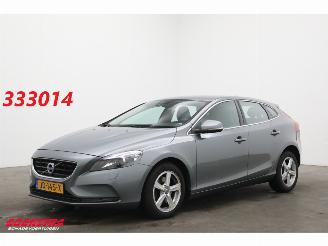 Vaurioauto  passenger cars Volvo V-40 2.0 T2 Nordic+ Cruise Clima Navi Bluetooth SHZ PDC 2016/2