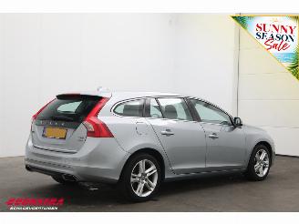 Volvo V-60 2.4 D6 AWD Plug-In Hybrid Summum H/K Cruise Navi Clima Leder PDC picture 3