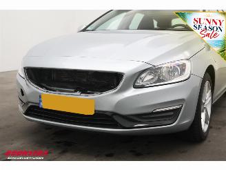 Volvo V-60 2.4 D6 AWD Plug-In Hybrid Summum H/K Cruise Navi Clima Leder PDC picture 11