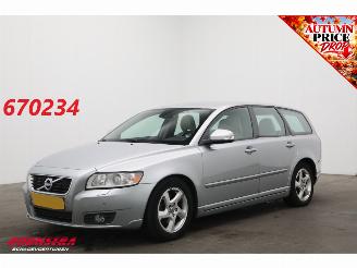 Damaged car Volvo V-50 1.6 D2 S/S Kinetic Cruise Navi Clima Leder SHZ PDC 2011/12