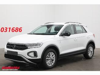 Unfallwagen Volkswagen T-Roc 1.0 TSI Life Edition LED Apple/Android SHZ PDC 2024/12