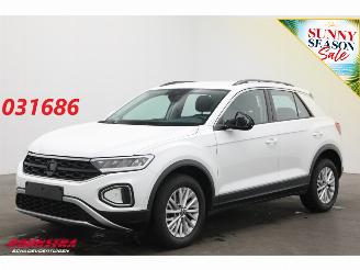 Unfallwagen Volkswagen T-Roc 1.0 TSI Life Edition LED Apple/Android SHZ PDC 2024/12