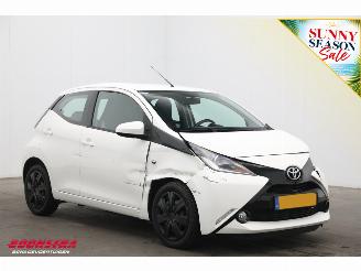 Toyota Aygo 1.0 VVT-i x-play Apple/Android Airco Cruise Camera picture 2