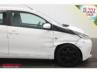 Toyota Aygo 1.0 VVT-i x-play Apple/Android Airco Cruise Camera picture 7