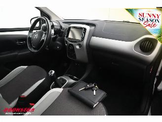 Toyota Aygo 1.0 VVT-i x-play Apple/Android Airco Cruise Camera picture 16