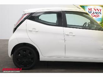 Toyota Aygo 1.0 VVT-i x-play Apple/Android Airco Cruise Camera picture 5