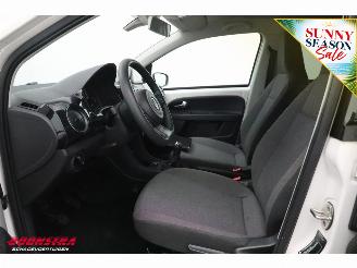 Volkswagen Up! 1.0 move up! BlueMotion picture 18