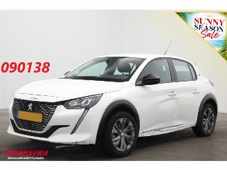 damaged passenger cars Peugeot e-208 EV Active Pack 50 kWh Apple/Android Navi Clima Cruise PDC 2022/9