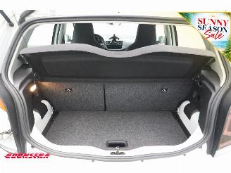Volkswagen Up! 1.0 5-DRS Bluetooth Airco Cruise PDC 92.718 km! picture 23