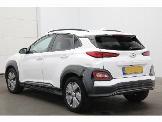 Hyundai Kona EV Fashion 64 kWh Krell HUD ACC Navi Clima Bluetooth Camera PDC picture 4