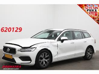 Coche accidentado Volvo V-60 2.0 B3 AUT Essential Edition ACC Navi Clima Apple/Android Leder Virtual Camera PDC 2024/10