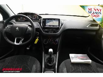 Peugeot 2008 1.2 PureTech Blue Lion Cruise Navi Airco Apple/Android PDC AHK picture 16