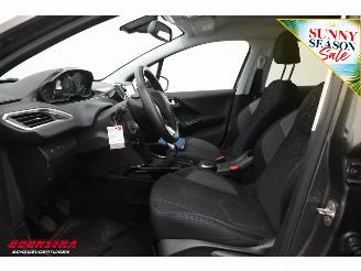 Peugeot 2008 1.2 PureTech Signature Cruise Navi Airco Apple/Android PDC picture 17