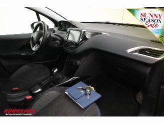 Peugeot 2008 1.2 PureTech Signature Cruise Navi Airco Apple/Android PDC picture 14