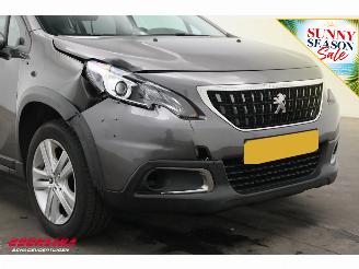 Peugeot 2008 1.2 PureTech Signature Cruise Navi Airco Apple/Android PDC picture 7