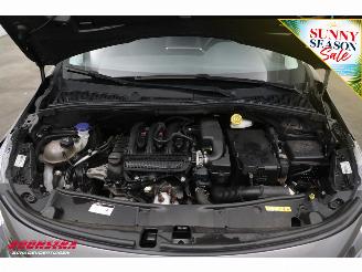 Peugeot 2008 1.2 PureTech Signature Cruise Navi Airco Apple/Android PDC picture 10