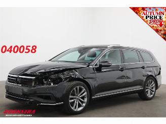 Auto incidentate Volkswagen Passat Variant 2.0 TDI 200 PK DSG R-Line Pano LED ACC ErgoComf. Camera AHK 2023/2
