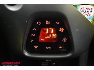 Toyota Aygo 1.0 VVT-i x-joy 5-drs Bluetooth Clima Cruise 63.169 km! picture 29
