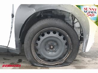 Toyota Aygo 1.0 VVT-i MT Play ACC Navi Airco Apple/Android Camera PDC picture 8