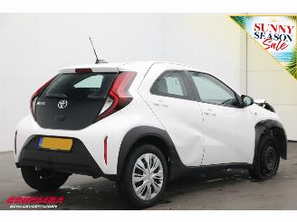 Toyota Aygo 1.0 VVT-i MT Play ACC Navi Airco Apple/Android Camera PDC picture 3