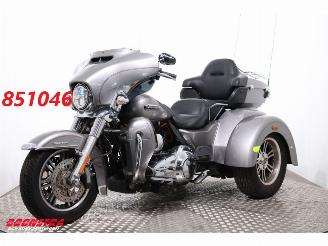  Harley-Davidson  FLHTCUTG Tri Glide Ultra Classic 5HD! LED ABS Cruise Reverse 28.802 km! 2016/7
