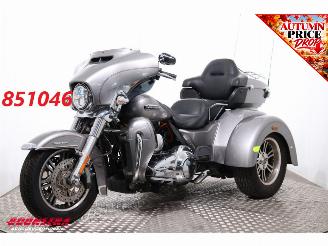 voitures motocyclettes  Harley-Davidson  FLHTCUTG Tri Glide Ultra Classic 5HD! LED ABS Cruise Reverse 28.802 km! 2016/7